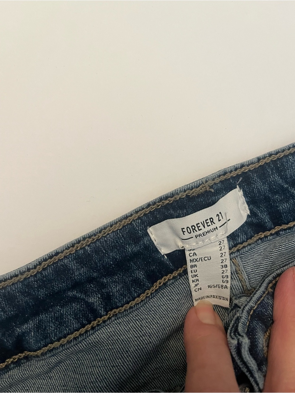 Forever 21 Women's low rise boot cut NWT jeans size 27 - Picture 3 of 7